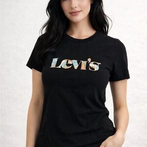 Levi's Black Short Sleeve Tee with Graphic Logo
